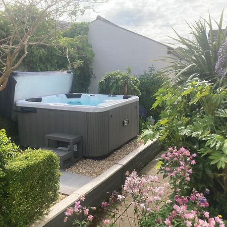 Bryntirion Farmhouse Apartment With Hot Tub Llanfair Caereinion Luaran gambar
